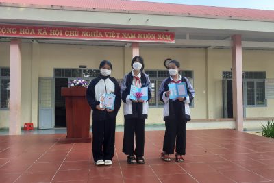 Liên Đội phát động thi đua vẽ tranh làm thiệp nhân ngày phụ nữ Việt Nam 20 – 10